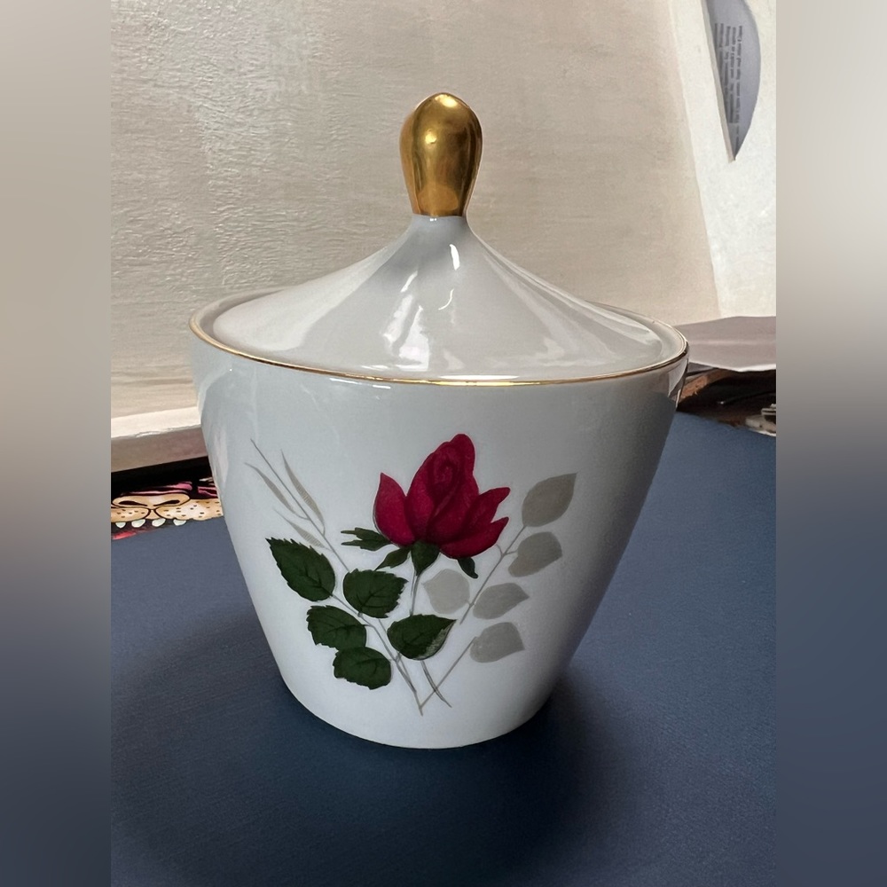 Vintage Seltmann Weiden gold rimmed Red Rose Sugar Bowl with‎ lid from B…